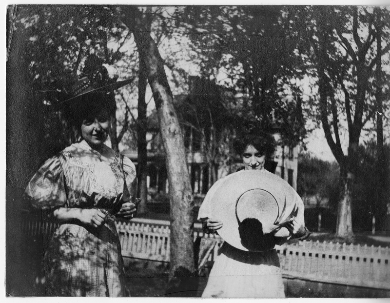 Harry Truman's cousins, Ethel Noland (on left) and Nellie Noland circa 1905.